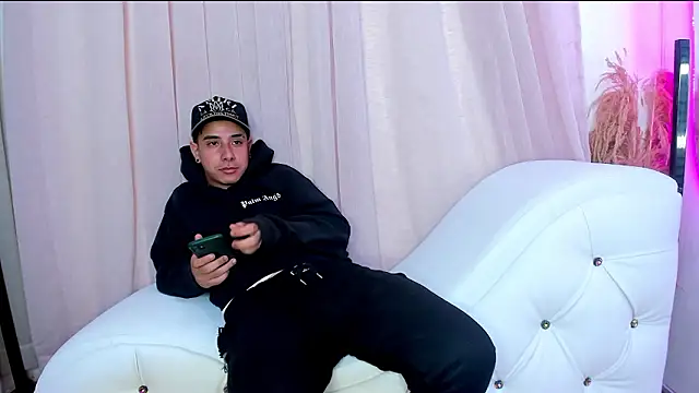 Yourslust  online show from March 2026 02:05:02 AM