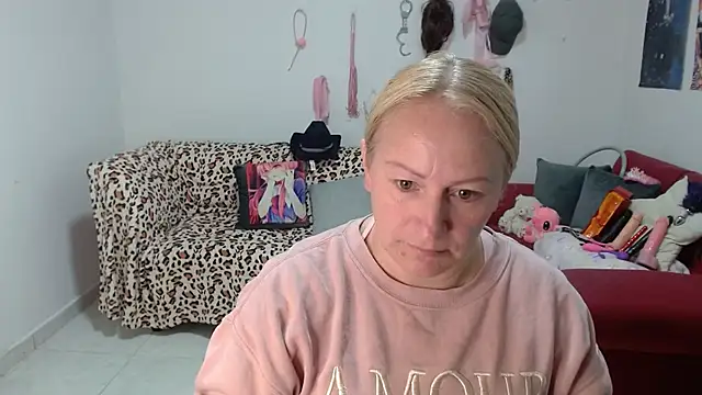 emperabigbootybigass online show from April 2026 12:10:01 PM