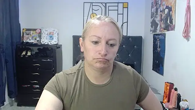 emperabigbootybigass online show from April 2026 12:18:01 PM