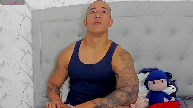 luigiferrara online show from April 2026 07:58:01 PM