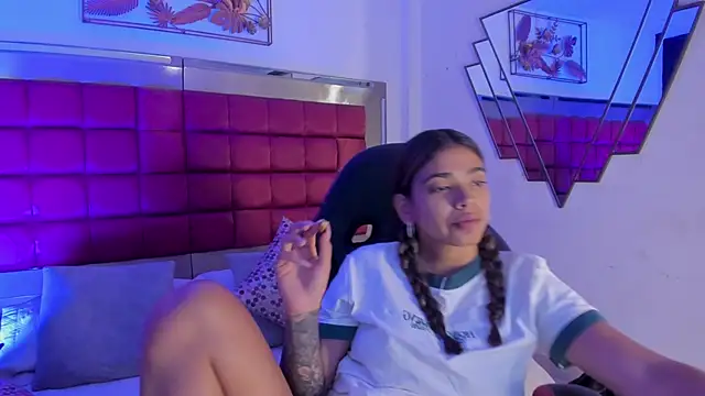 GiaFu online show from April 2026 06:12:02 PM