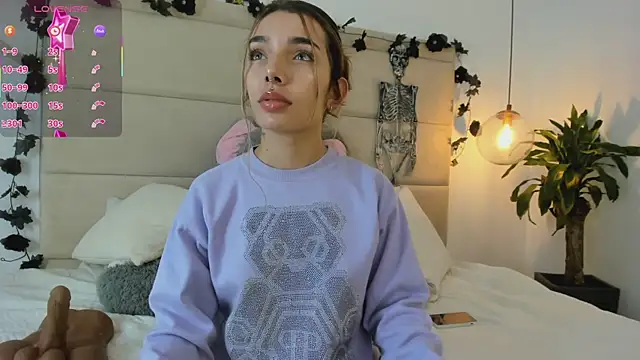 Mollymoon1 online show from October 2025 07:38:02 PM