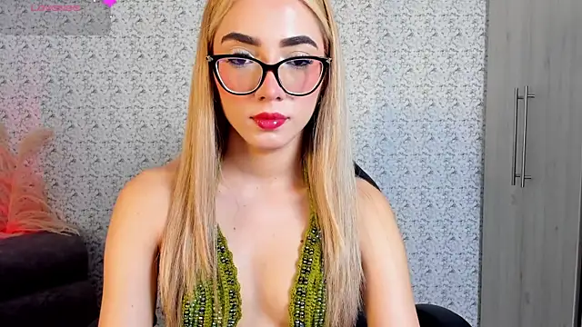 Sarajonnes online show from April 2026 06:16:02 PM