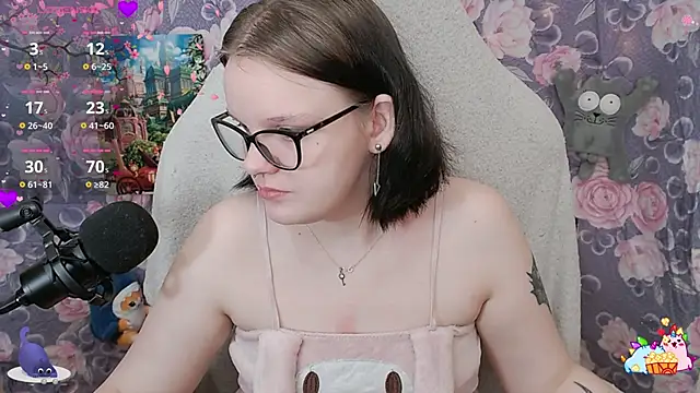 Snapshot of DivaMarisa chatting on February 2025 08:19:02 AM DivaMarisa online show from February 2025 08:19:02 AM