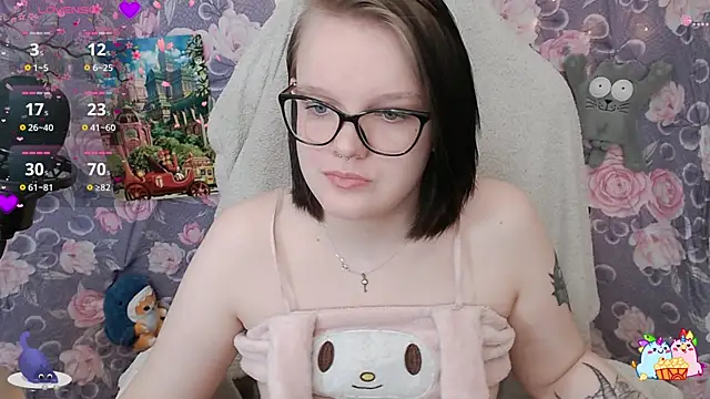 Snapshot of DivaMarisa chatting on February 2025 08:27:02 AM DivaMarisa online show from February 2025 08:27:02 AM