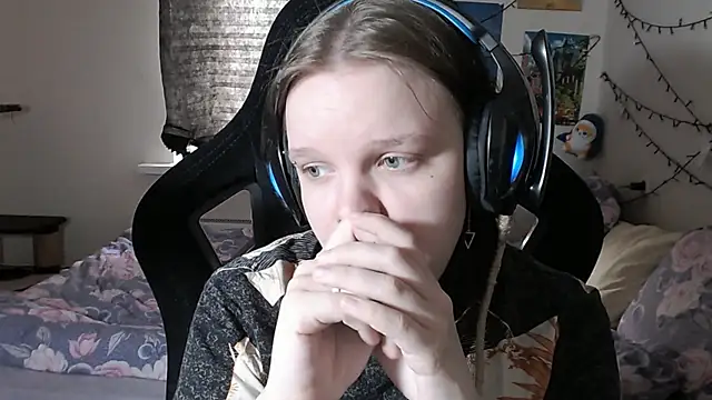 Snapshot of DivaMarisa chatting on March 2025 09:16:02 AM DivaMarisa online show from March 2025 09:16:02 AM