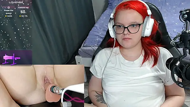 Snapshot of DivaMarisa chatting on April 2026 04:33:02 PM DivaMarisa online show from April 2026 04:33:02 PM