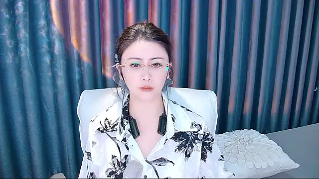 Daisy7 11 online show from November 2025 01:22:01 PM