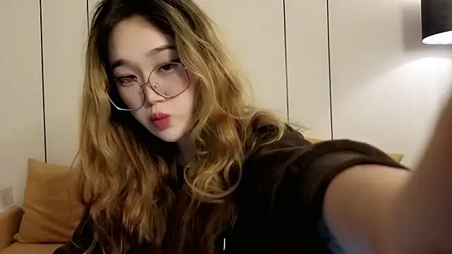 Jennatyan online show from March 2026 12:10:01 PM