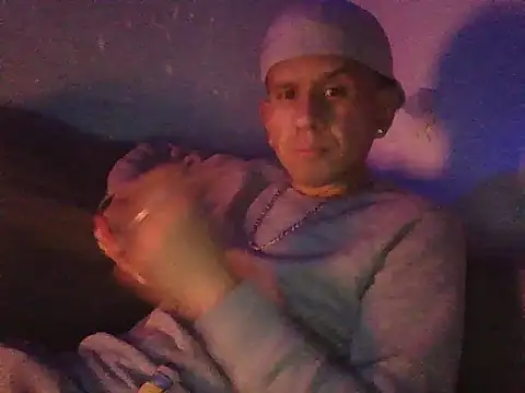 oiram27 online show from December 2025 07:12:01 AM