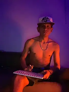 oiram27 online show from February 2026 02:39:01 PM