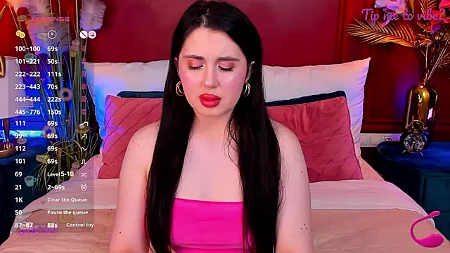 Mayzzie online show from April 2026 07:17:02 PM