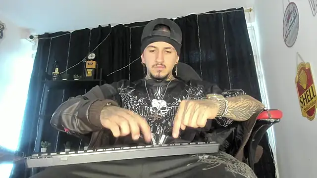 Snapshot of the_beast_master_ chatting on July 2026 09:06:02 PM the beast master online show from July 2026 09:06:02 PM