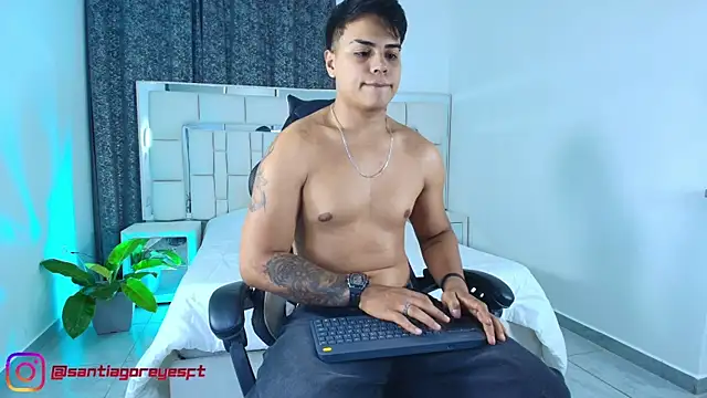 SantiagoReyesFtt online show from April 2026 04:27:01 AM