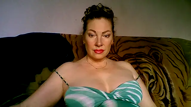 Snapshot of maritanna chatting on June 2026 05:06:01 AM maritanna online show from June 2026 05:06:01 AM