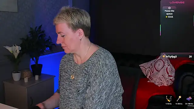 Nika Smit online show from April 2026 05:15:01 AM