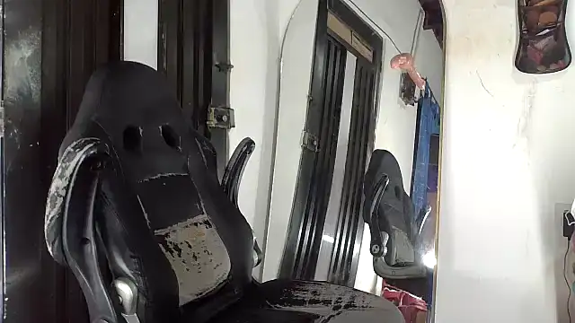 bigcrisblack online show from March 2026 11:45:01 PM