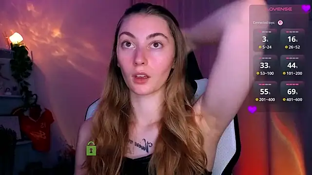 Snapshot of lady_curls chatting on July 2026 09:54:01 PM lady curls online show from July 2026 09:54:01 PM