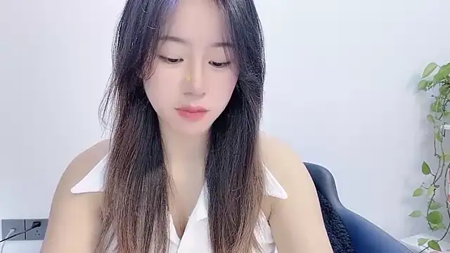 chloe-01 online show from February 2026 05:03:02 AM