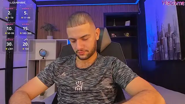 MaximusDick1  online show from March 2026 12:33:11 PM