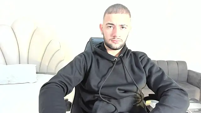 Snapshot of MaximusDick1_ chatting on July 2026 11:37:02 AM MaximusDick1 online show from July 2026 11:37:02 AM