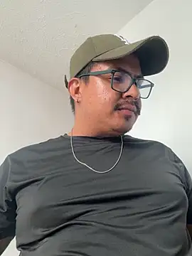 Snapshot of Ratigo69 chatting on March 2026 04:02:01 PM Ratigo69 online show from March 2026 04:02:01 PM