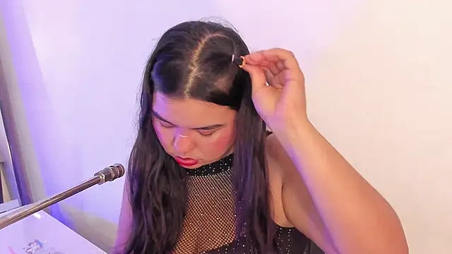 klhoe boobs online show from April 2026 04:32:01 AM