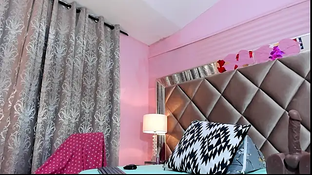 giselle ocampo online show from April 2026 02:33:01 PM