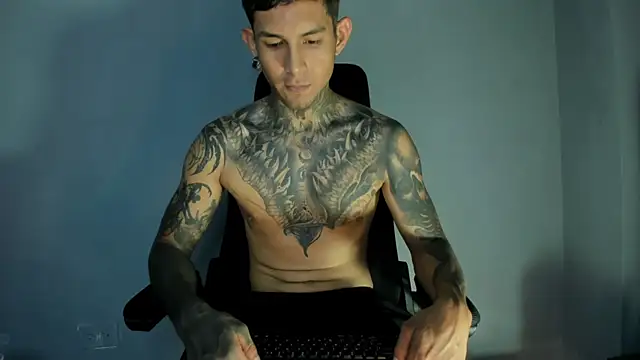 Travistanner 28 online show from April 2026 10:24:02 PM