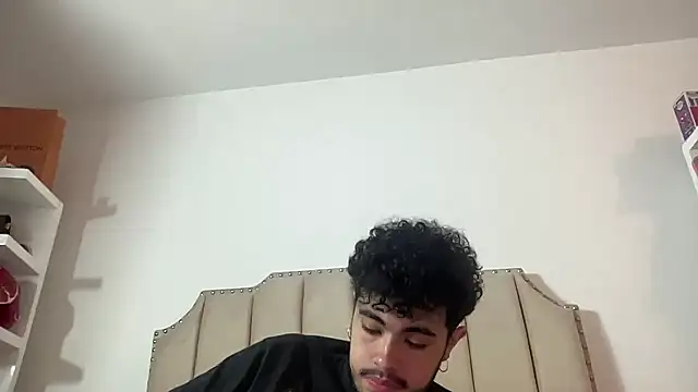 Snapshot of LFR29 chatting on January 2025 12:39:02 AM LFR29 online show from January 2025 12:39:02 AM