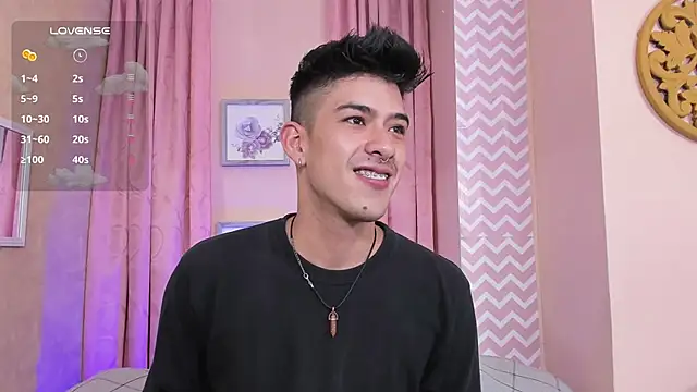 Snapshot of Ryan_Clark_ chatting on December 2024 07:38:02 PM Ryan Clark online show from December 2024 07:38:02 PM