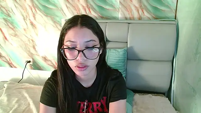 Snapshot of AmberJeong chatting on March 2025 01:54:01 AM AmberJeong online show from March 2025 01:54:01 AM