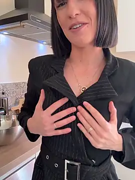 lola tentatiion online show from March 2026 09:04:01 AM