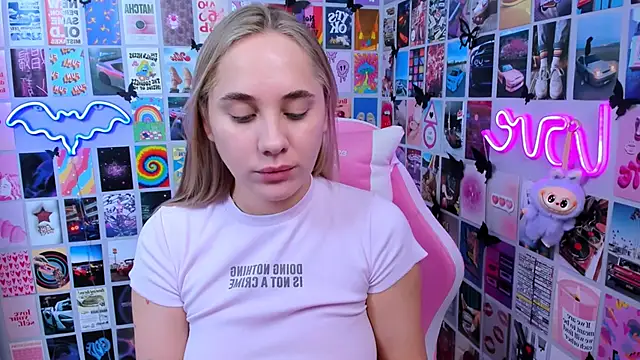 MiaMilas online show from December 2025 11:38:02 AM