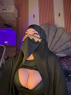 Amaltea online show from April 2026 04:45:01 PM