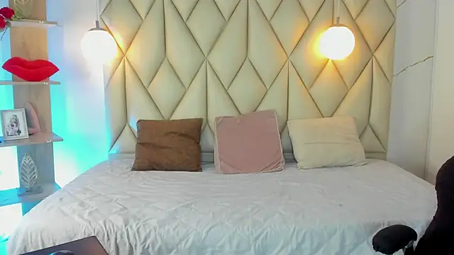 angelswets online show from July 2026 02:45:01 PM