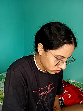 Karii-R online show from March 2026 02:24:02 PM