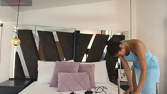 Milkdulce1 online show from November 2025 02:07:01 PM