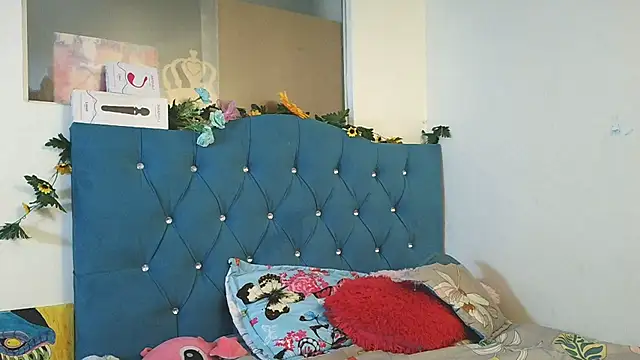 Milkdulce1 online show from December 2025 01:40:02 PM