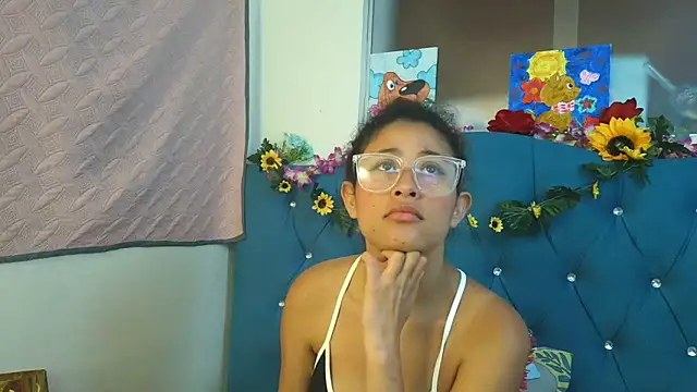 Milkdulce1 online show from April 2026 01:36:02 PM