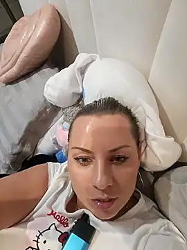 Sparkle2206 online show from October 2025 10:09:01 PM