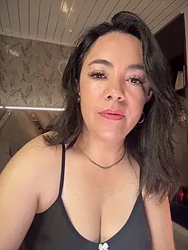 Bella fournier online show from March 2026 10:02:02 PM