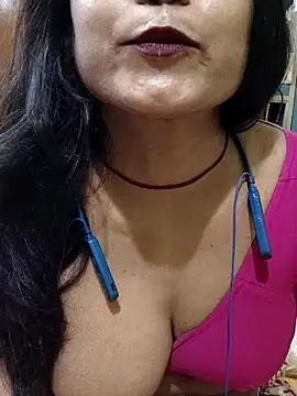 yoursweety09 online show from March 2026 04:07:02 AM