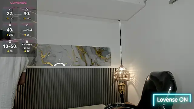 Dyla n18 online show from April 2026 08:42:01 PM