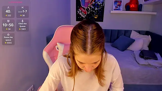 Jennifer Wadee online show from March 2026 11:22:01 PM