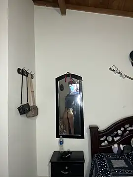 Snapshot of emilie_xx_ chatting on March 2026 06:03:01 PM emilie xx online show from March 2026 06:03:01 PM