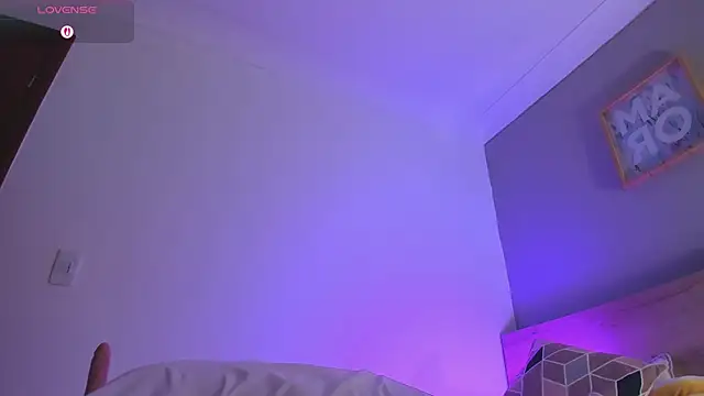 agussaenz online show from December 2025 11:34:02 PM