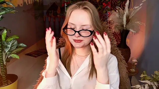 VivienLeeigh online show from March 2026 05:25:01 AM