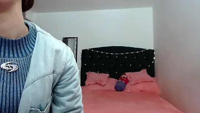 holy juli online show from March 2026 05:01:02 AM