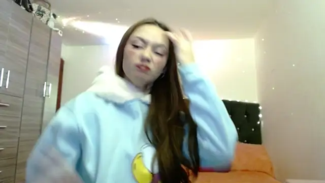 holy juli online show from March 2026 04:35:01 AM